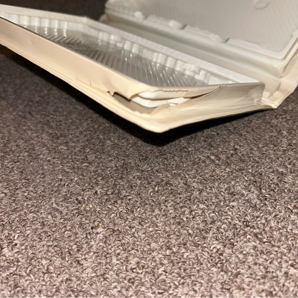 ~6/$10 MOVIES VHS/DVDS~ Disney’s Jungle 2 Jungle VHS In Clamshell 1997 - Picture 6 of 7